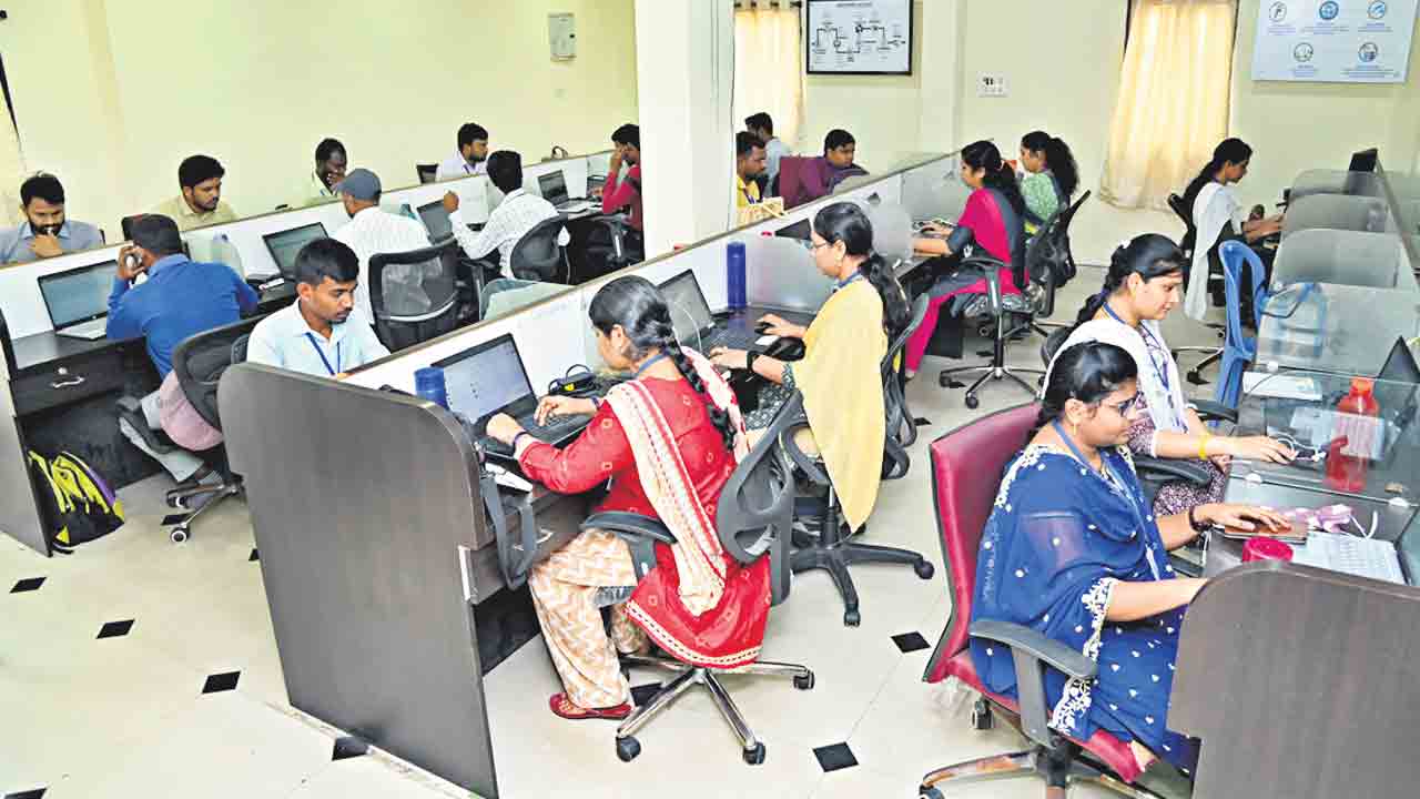 మారుమూల పట్టణాలకూ ఐటీ హబ్‌