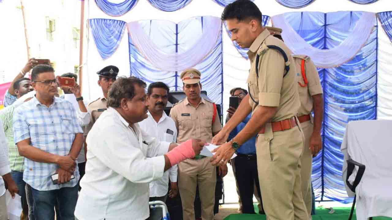 ప్రజలు నిర్భయంగా ఫిర్యాదు చేయాలి