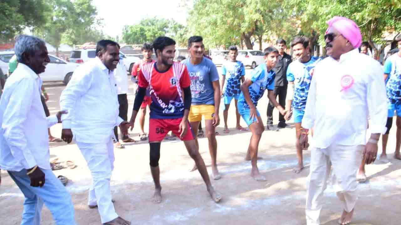 బీఆర్‌ఎస్‌ పాలనలోనే క్రీడలకు ప్రాధాన్యం