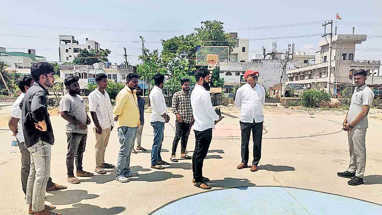 సూర్యాపేటలో బాస్కెట్‌బాల్‌ టోర్నీ