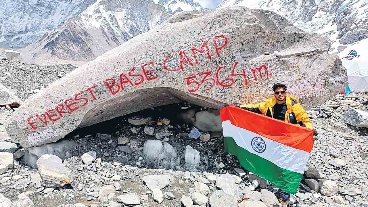 ఎవరెస్ట్‌ బేస్‌క్యాంపులో మనోడు