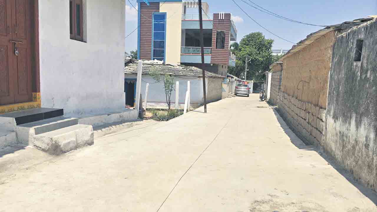 ఈర్ల‌ప‌ల్లిలో.. ప్ర‌గ‌తి జోర్దార్‌