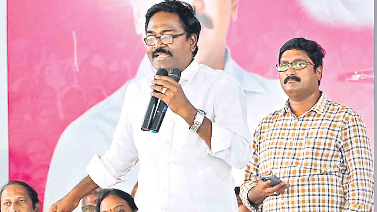 మాజీ ఎంపీ పొంగులేటి ఓ బచ్చా