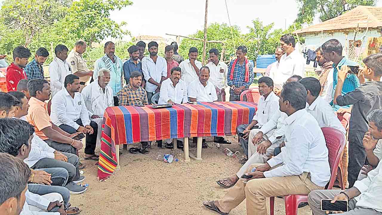 ధాన్యం సేకరణను త్వరగా పూర్తిచేయాలి