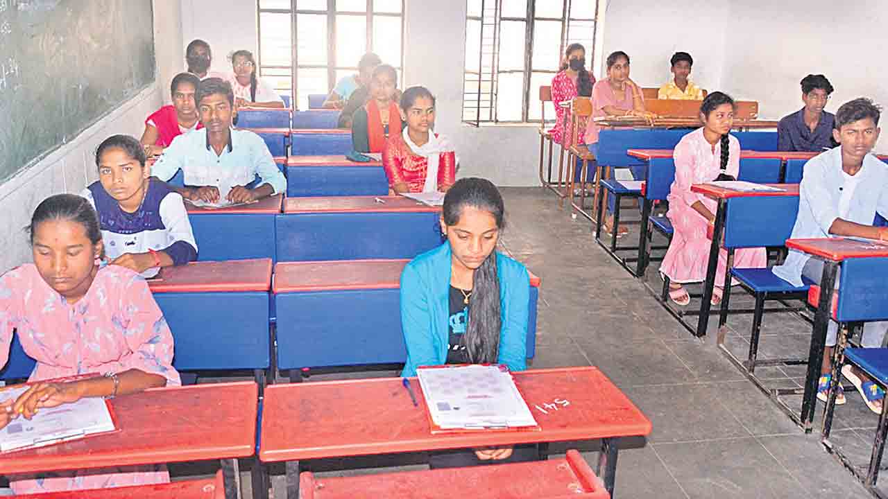 టీఎస్‌ ఆర్‌జేసీ ప్రవేశ పరీక్ష ప్రశాంతం