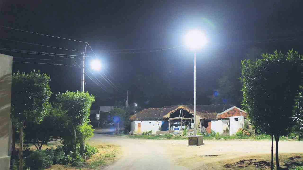 NPDCL |  ఇక పల్లెల్లో కాంతులు.. కరెంట్‌ బాధలకు చెక్‌ పెట్టేందుకు గ్రామాల దత్తత