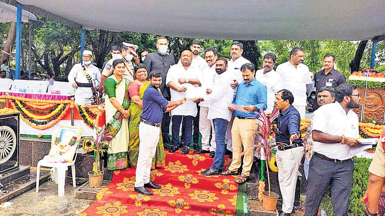 మన కొల్వులు మనకొచ్చినయి