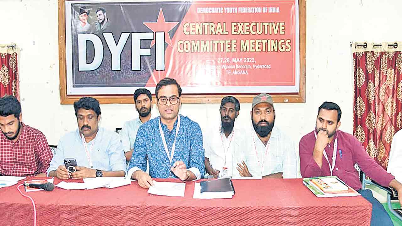 మోదీ విధానాలకు వ్యతిరేకంగా ఉద్యమాలు : డీవైఎఫ్‌ఐ