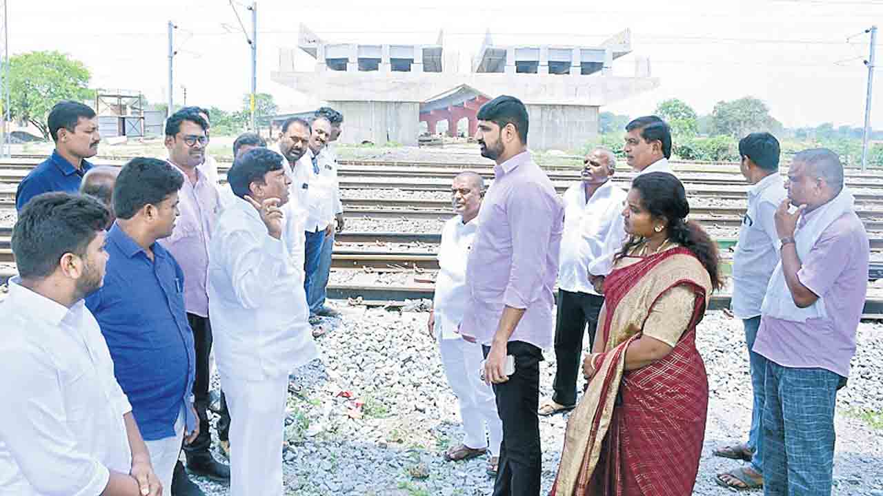 ఆర్వోబీ పనులను ప్రారంభించాలి