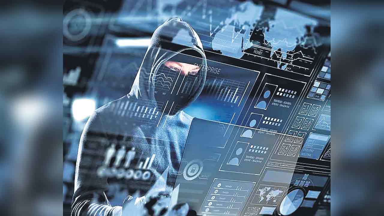 సైబర్‌ ఛీటర్స్‌ రూ.15 లక్షలు టోకరా