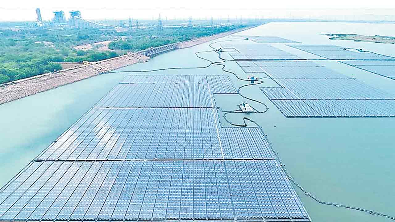 Floating solar | సింగరేణి సిగలో ఫ్లోటింగ్‌ సోలార్‌.. సంస్థ చరిత్రలోనే తొలిసారి ఏర్పాటు