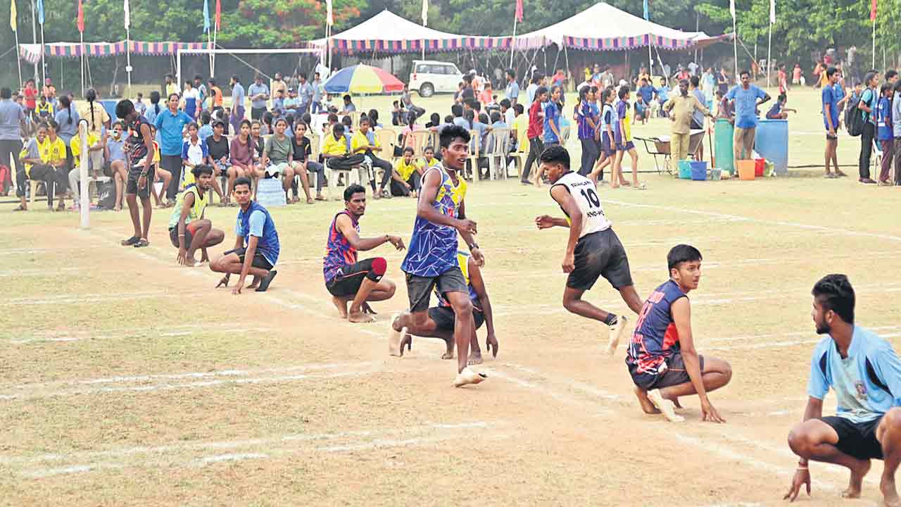 కొనసాగుతున్నసీఎం కప్‌ క్రీడా పోటీలు