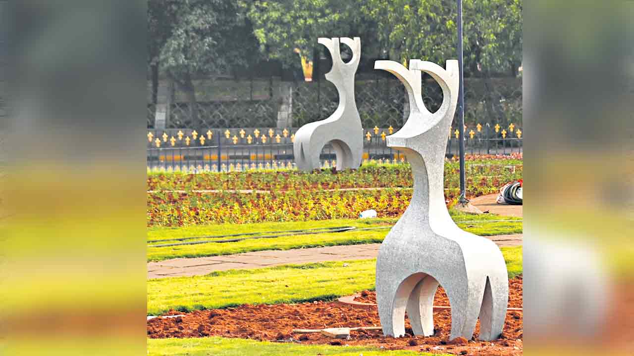 అపురూపం.. ఏక శిలా శిల్పం