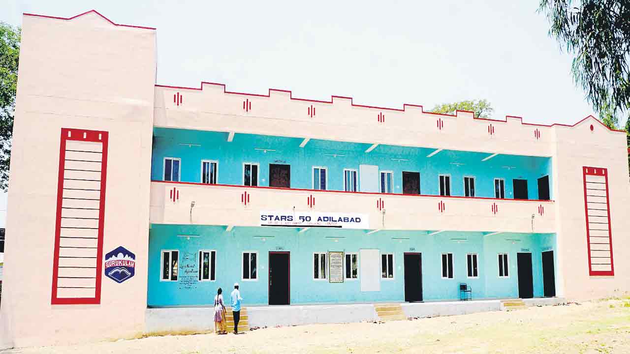 గిరిజన బిడ్డలు చదువుల్లో స్టార్స్‌