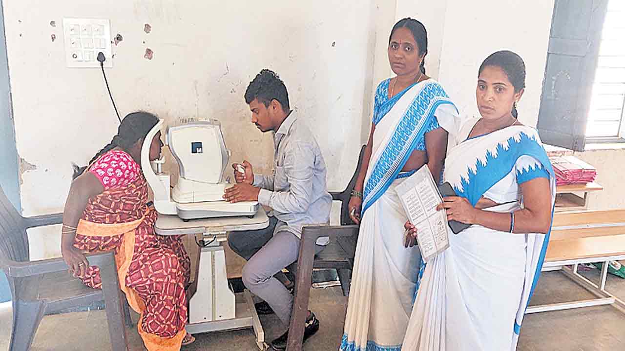 కంటి వెలుగు’కు విశేష స్పందన