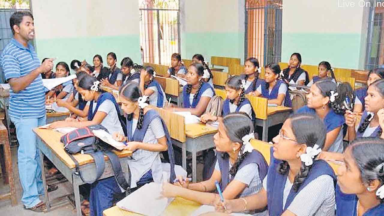 సర్కారు బడుల్లో డిజిటల్‌ పాఠాలు