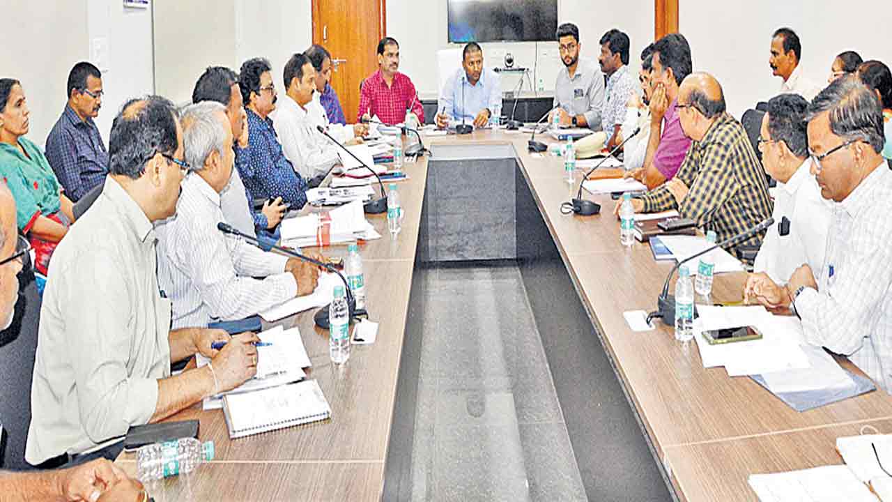 రాష్ట్ర అవతరణ ఉత్సవాలకు ఏర్పాట్లు చేయాలి