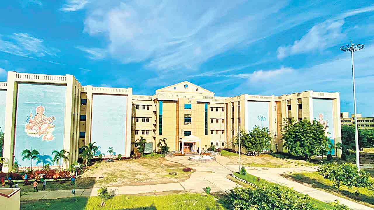 RGUKT |  ఆర్జీయూకేటీలో విదేశీ విద్యార్థులు.. బీటెక్‌ ఇక్కడా.. విదేశాల్లో చదివే చాన్స్‌