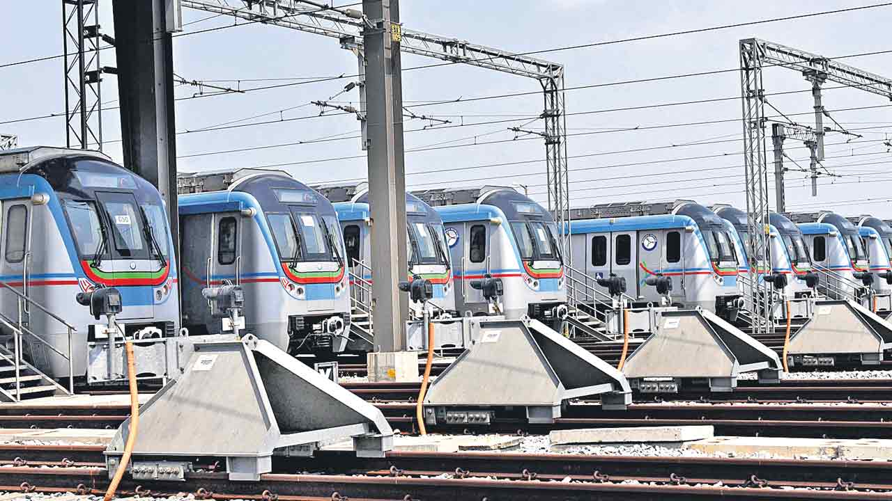 Airport Metro |  40 ఎకరాల్లో ఎయిర్‌పోర్టు మెట్రో డిపో.. హిమాయత్‌సాగర్‌-బుద్వేల్‌ ప్రాంతంలో నిర్మాణానికి ప్రతిపాదన