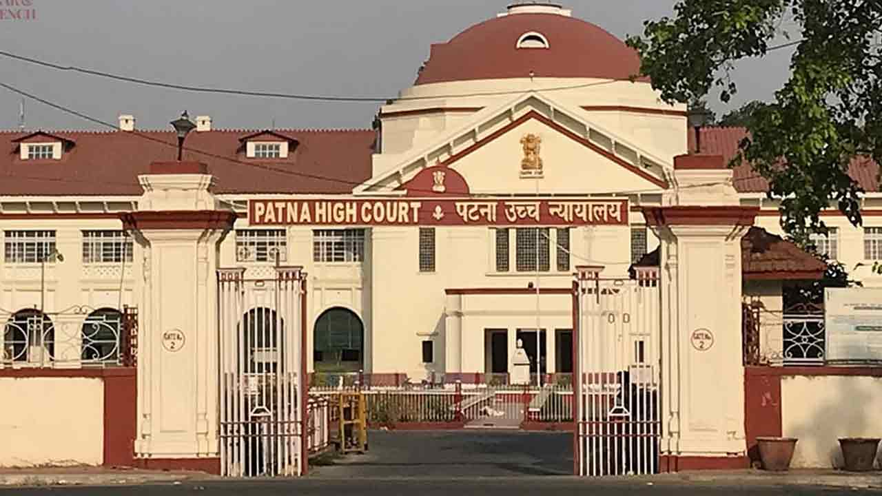 లోన్‌ కట్టలేదని బండిని లాక్కెళ్లరాదు