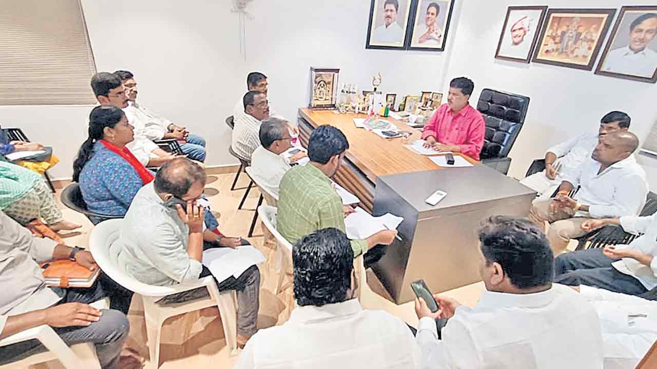 రూ.17కోట్లతో.. పార్కుల అభివృద్ధి