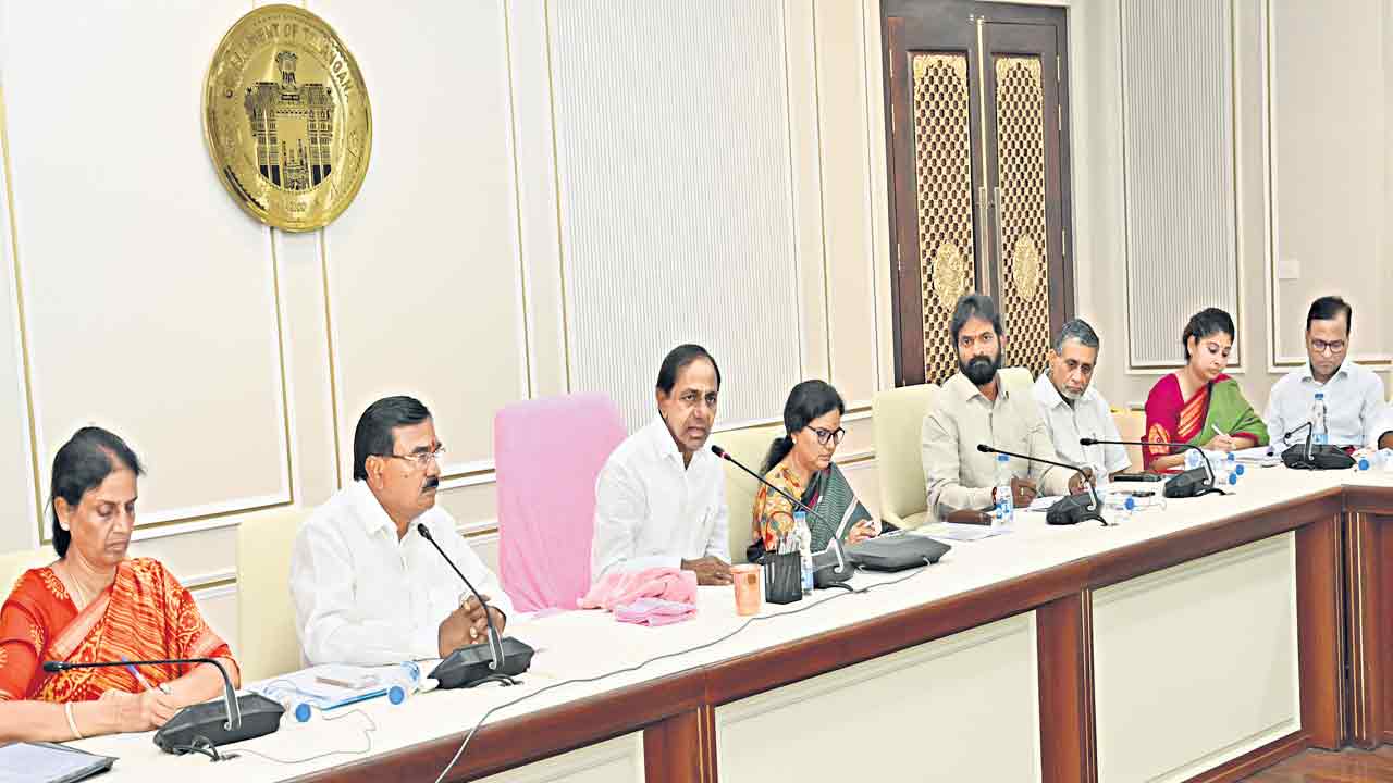 CM KCR | త్వరలో ఆర్టీసీ సిబ్బందికి కూడా జీతాలు పెంపు.. చ‌ర్య‌లు తీసుకోవాల‌ని ఆర్థిక శాఖ‌కు సీఎం కేసీఆర్ ఆదేశాలు..