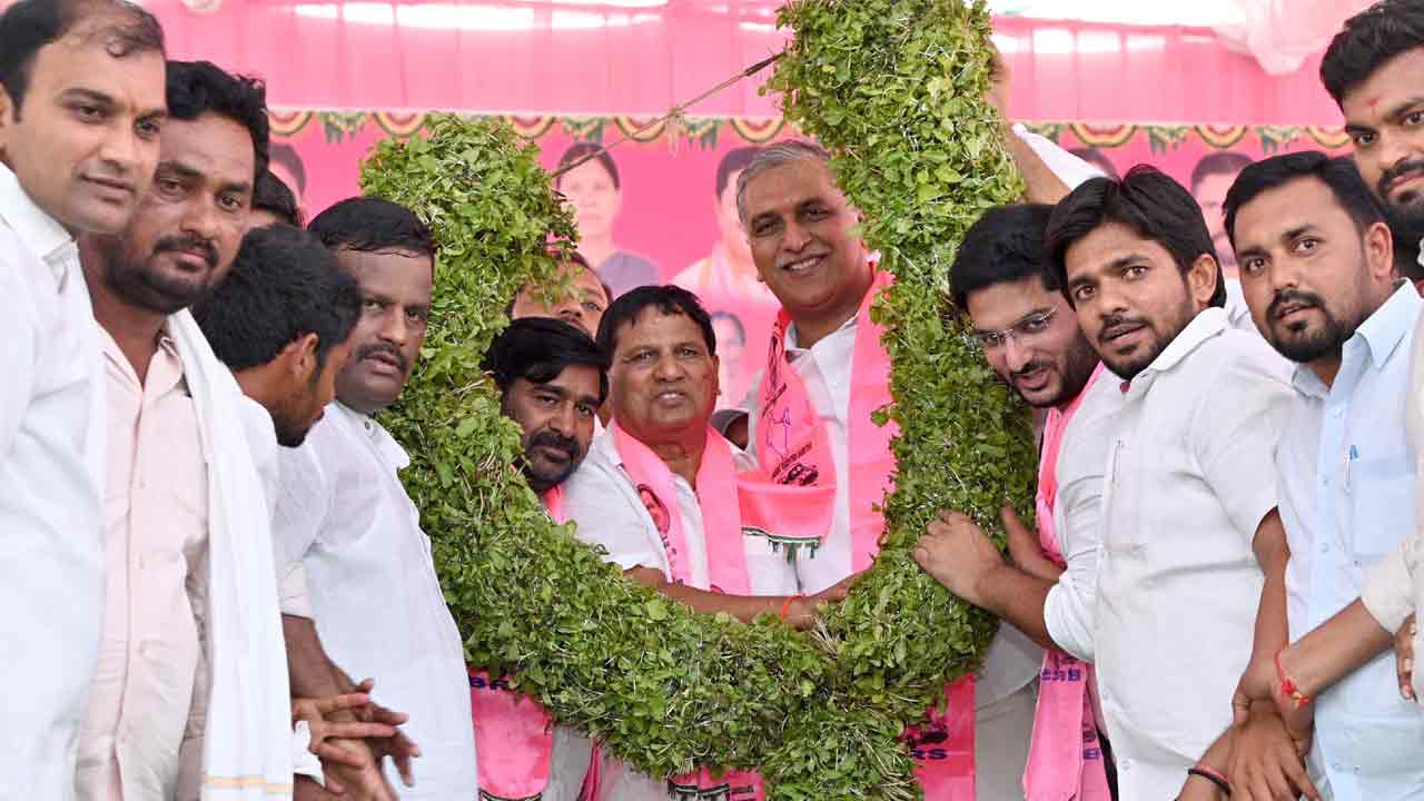 మంత్రుల పర్యటన విజయవంతం