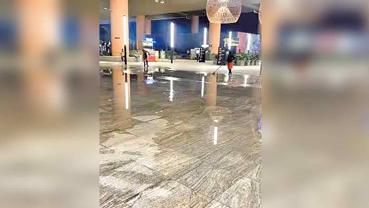 కెంపెగౌడ ఇంటర్నేషనల్‌ ఎయిర్‌పోర్టు