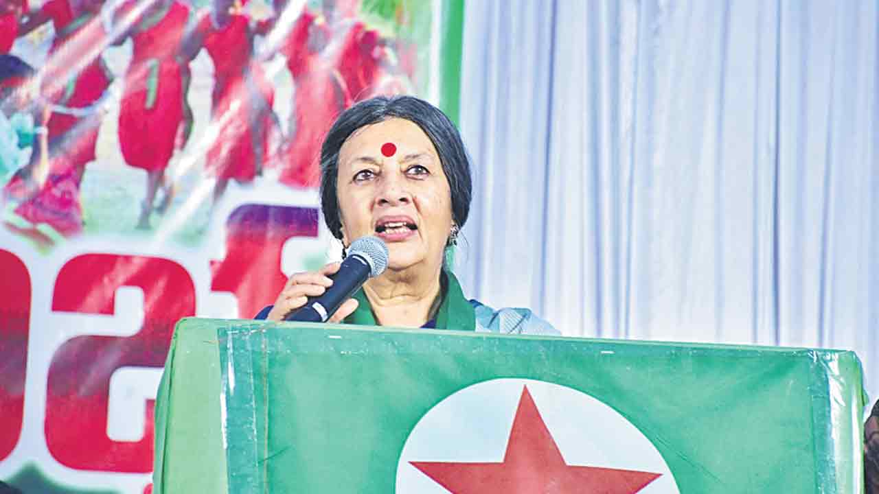 ఆదివాసీల గోడు వినండి