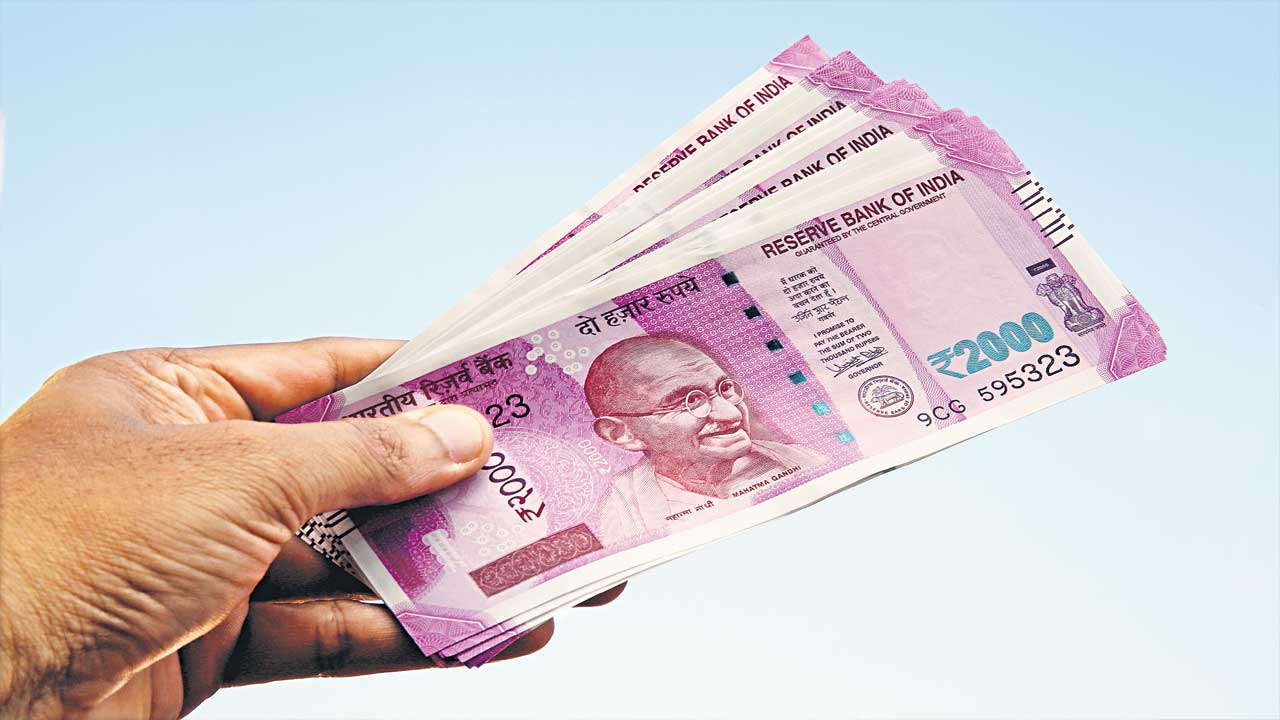 PM Modi |  ఆర్థికంపై పెను దాడి.. ప్రధాని అపరిపక్వ నిర్ణయాలతో ప్రజల అరిగోస.. కరెన్సీపై అంతకంతకూ సడలుతున్న నమ్మకం