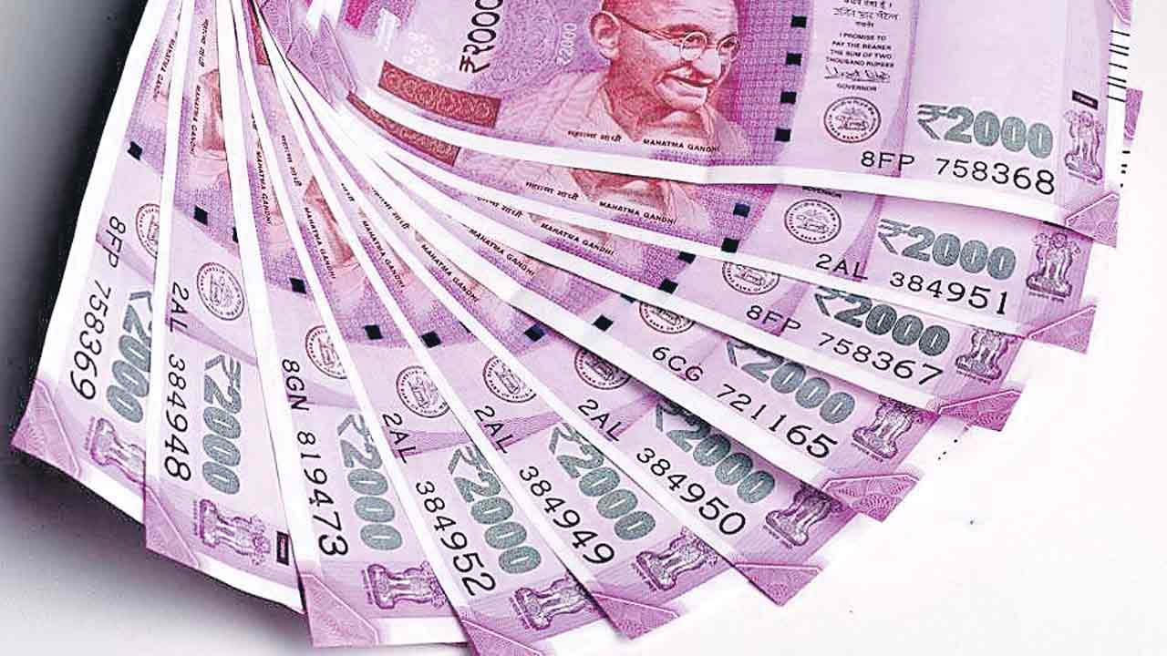 Rs 2000 | బంగారం కొనుగోళ్లు.. డిపాజిట్లకే మొగ్గు.. గడువు పెంచాల్సిందే.. రూ.2000నోటు మార్పిడిపై ప్రజల అభిమతం