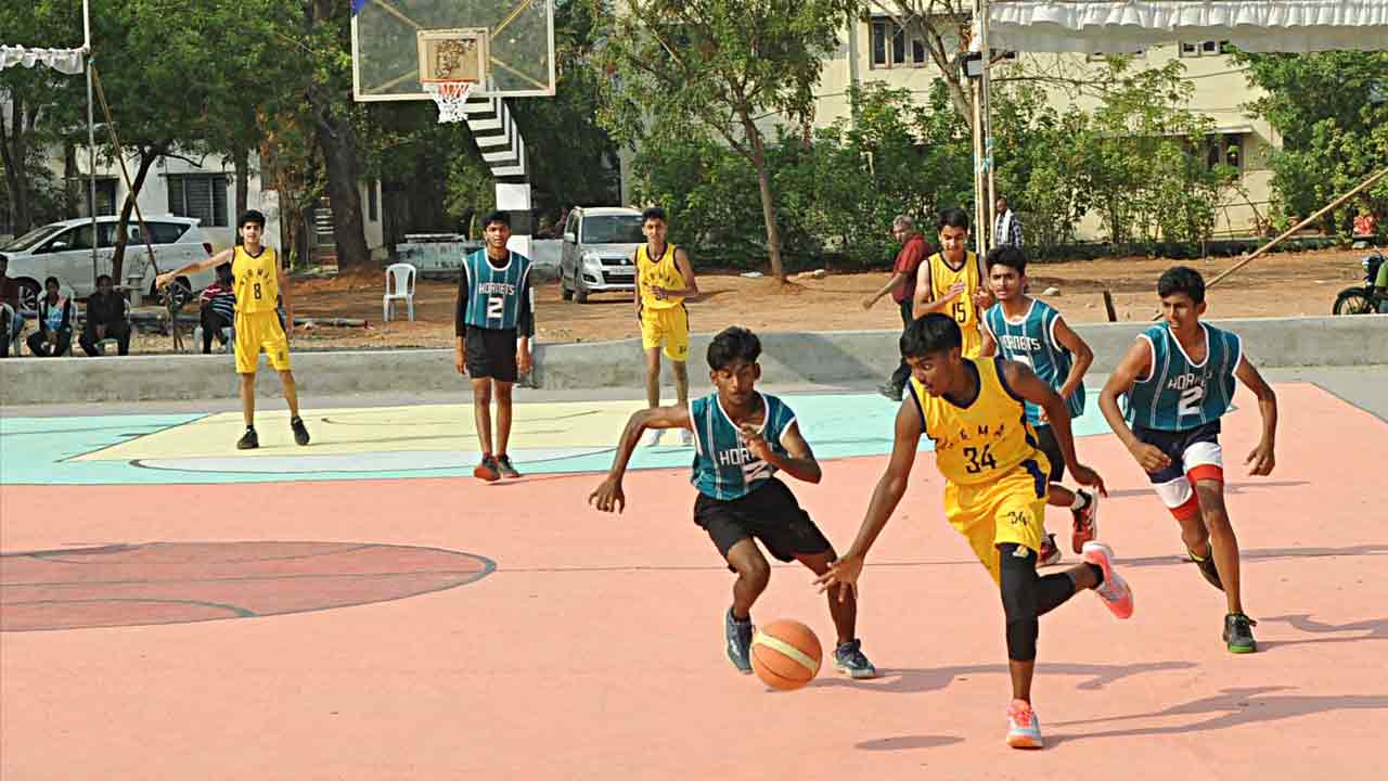 హోరాహోరీ పోరు