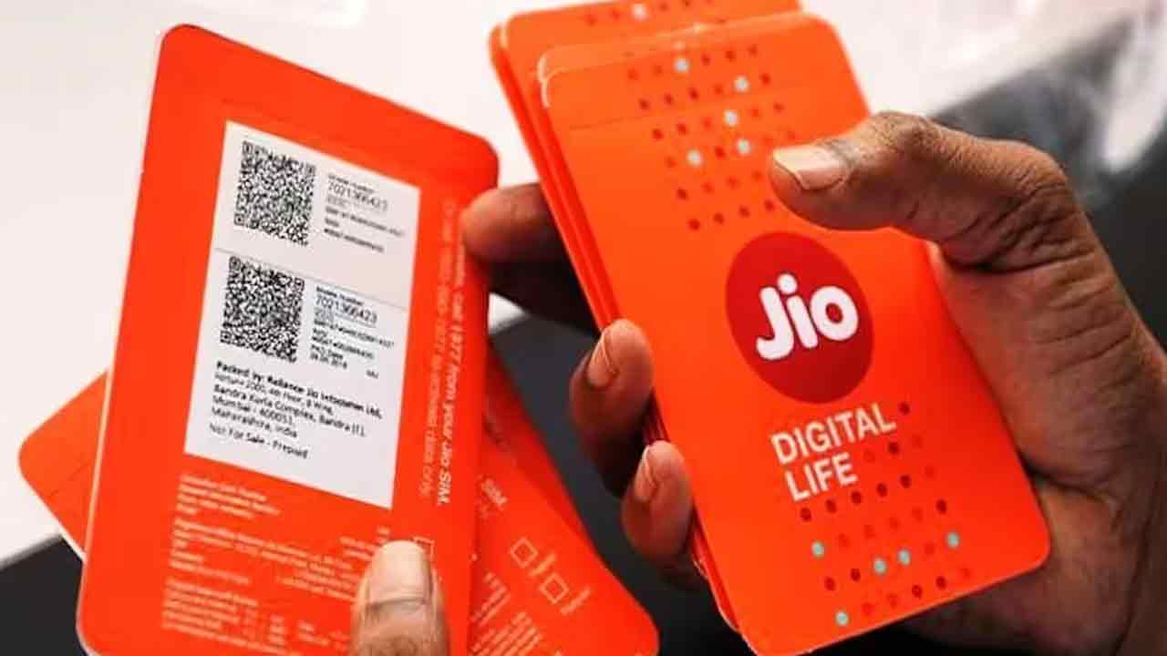 జియో సిమ్‌ మాత్రమే వాడాలి