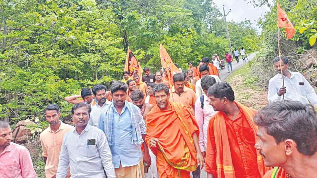 కొండగట్టులో గిరి ప్రదక్షిణ