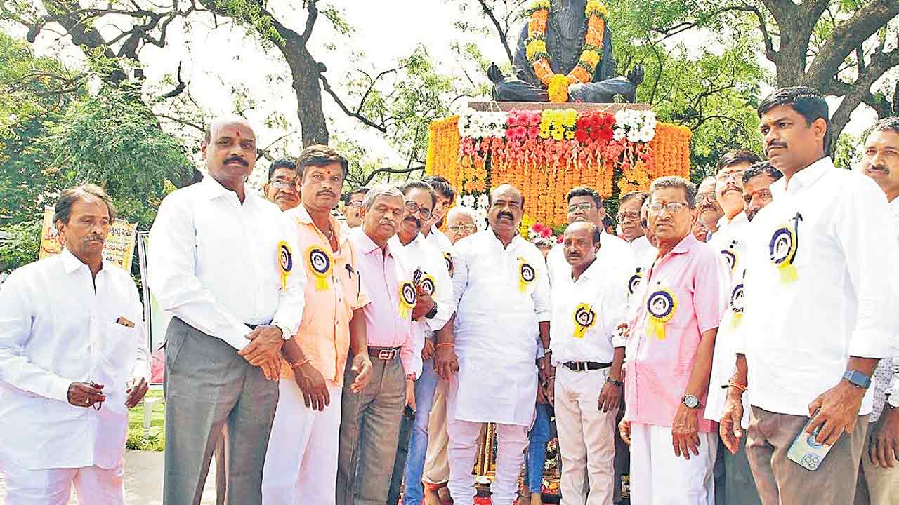 విశ్వ బ్రాహ్మణుల సమస్యలు ప్రభుత్వం దృష్టికి తీసుకెళ్తా