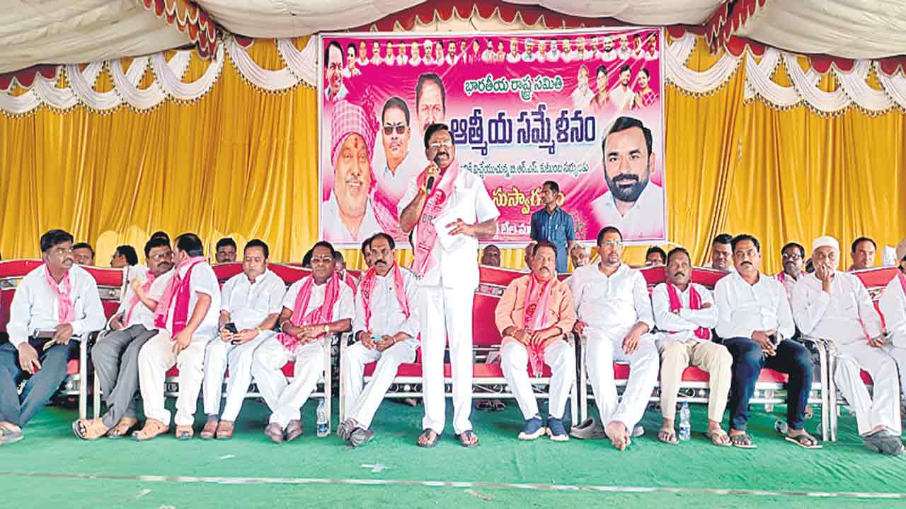 బీజేపీ నాయకులు కళ్లున్న కబోదులు