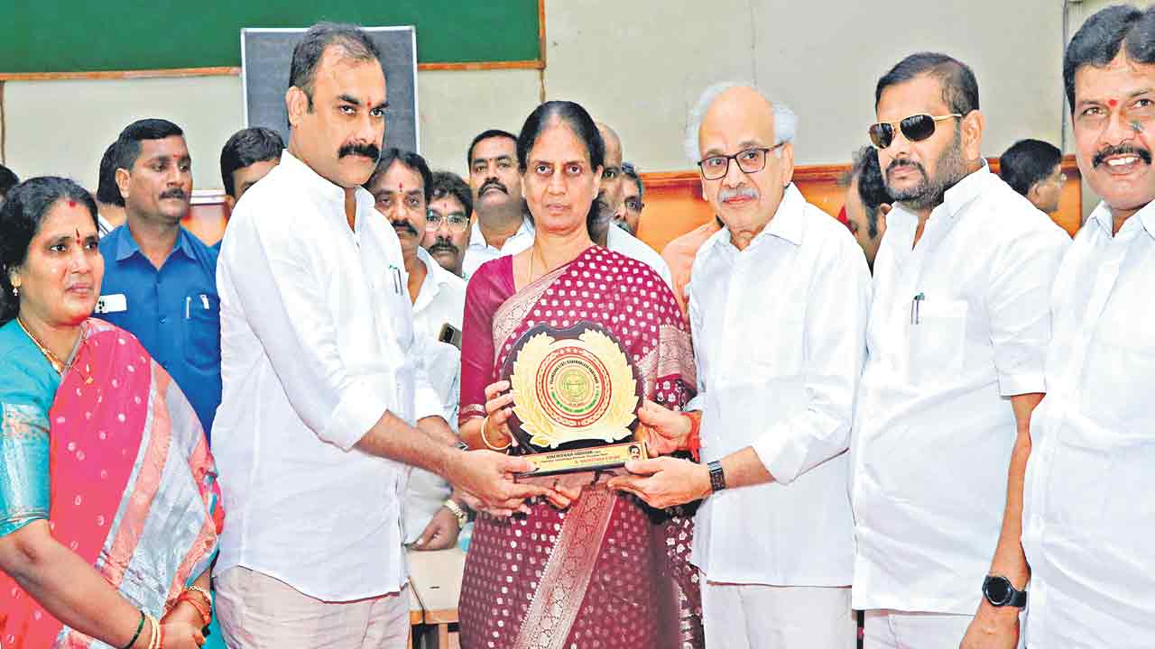 గ్రేటర్‌లో త్వరలో 4 మెగా గ్రంథాలయాలు