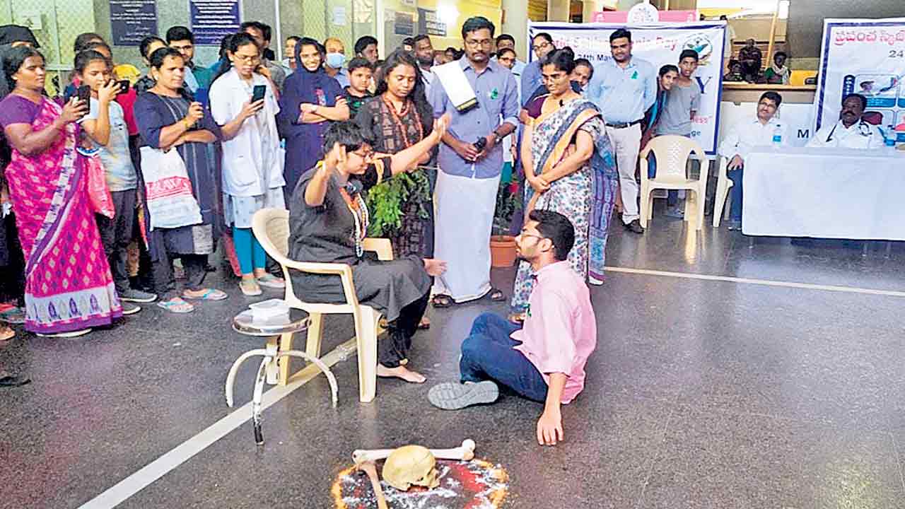 స్కీజోఫ్రీనియా రోగులకు చేయూతను అందిద్దాం..