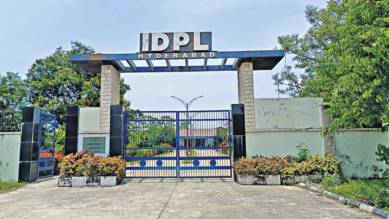 IDPL |  అగ్గువకే ఐడీపీఎల్ మిషనరీ విక్రయం.. 1,500 కోట్ల విలువైన యంత్రాలు 68 కోట్లకే