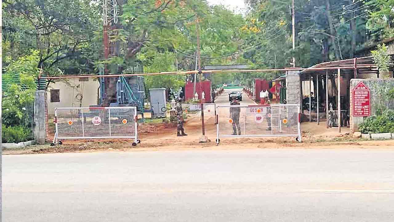 తెరుచుకున్న కంటోన్మెంట్‌ రోడ్లు