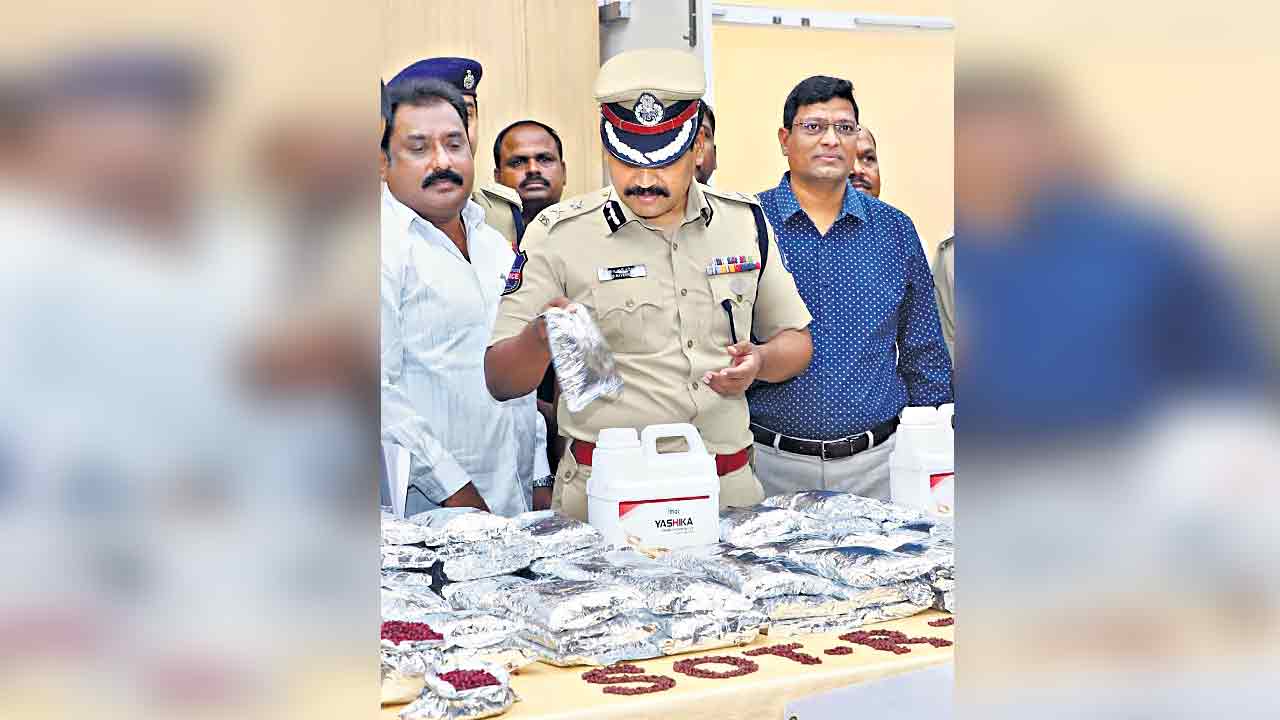 నకిలీ విత్తనాల ముఠా అరెస్ట్‌