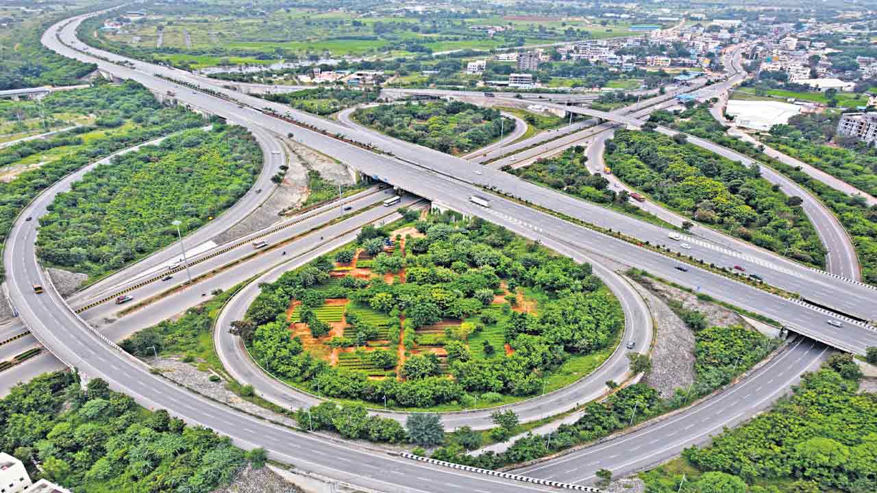 ORR |  అంధజ్యోతి గలీజు రాతలు.. ఔటర్‌పై తానే లెక్కలేసుకుని అవే వాస్తవాలుగా ప్రచారం