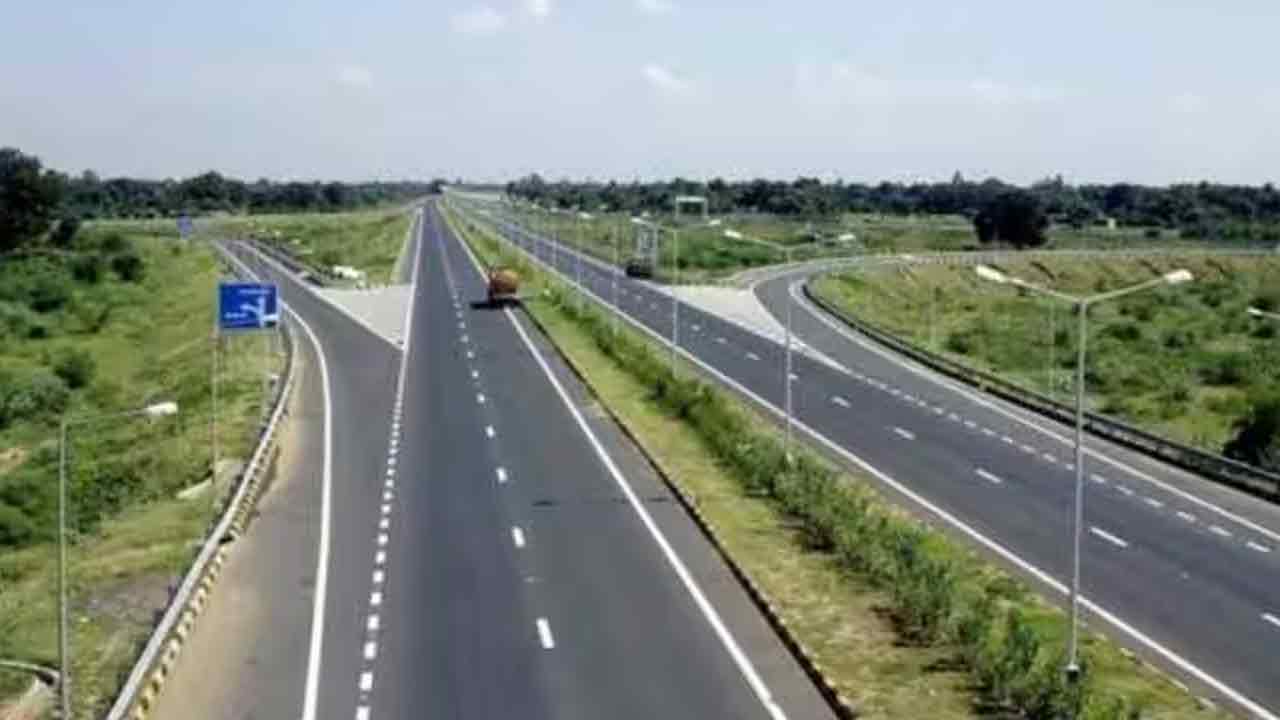 రక్తమోడుతున్న ముంబై-నాగపూర్‌ ఎక్స్‌ప్రెస్‌వే