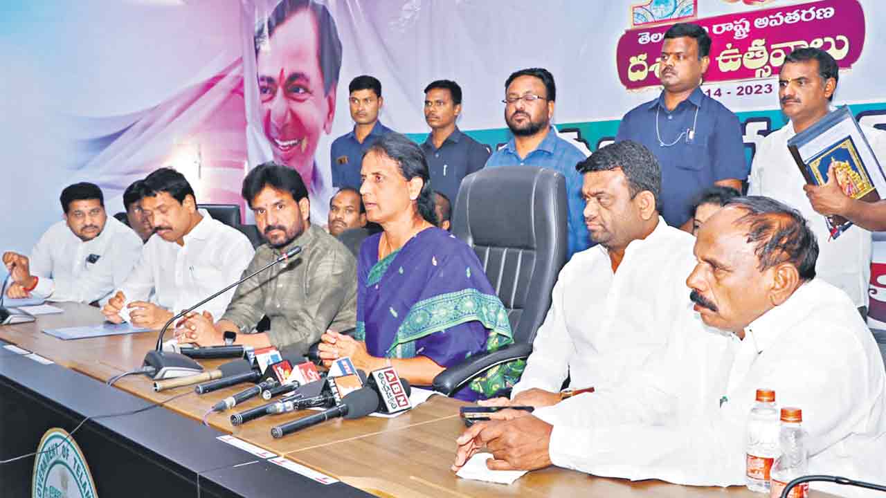 దశాబ్ది సంబురాలు అంబరాన్నంటాలె