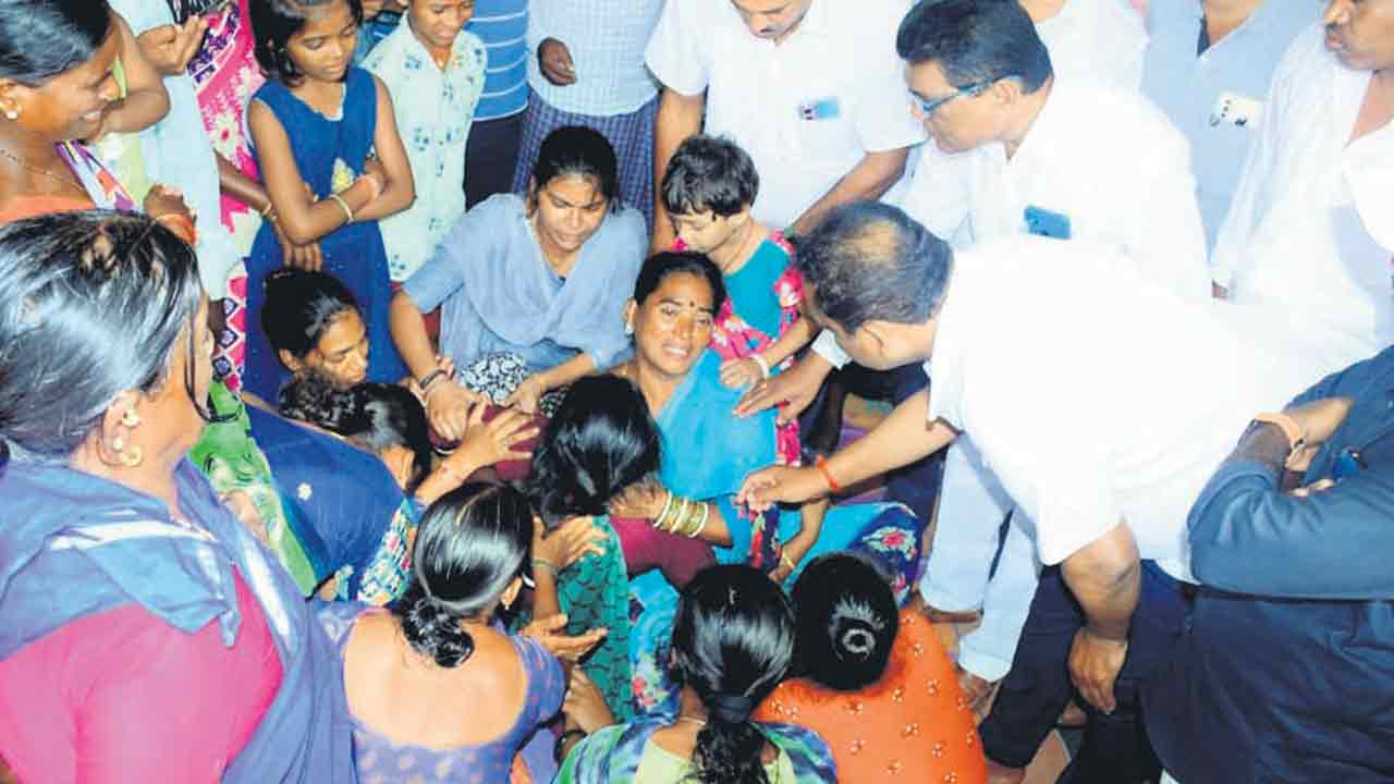 జవాన్‌ కుటుంబానికి అండగా ఉంటాం