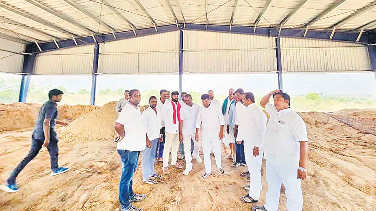 అభివృద్ధి పనుల పరిశీలన