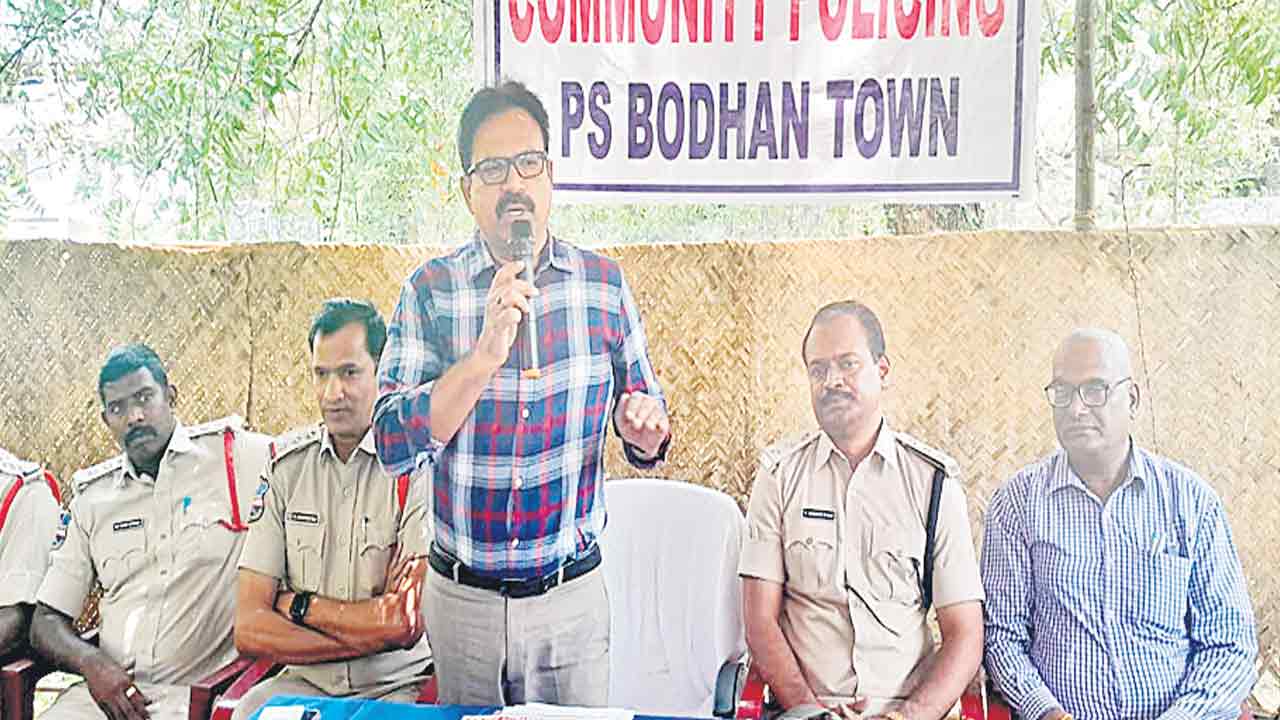 ఆటోల వివరాలు పోలీస్ స్టేషన్లలో నమోదు చేయించాలి
