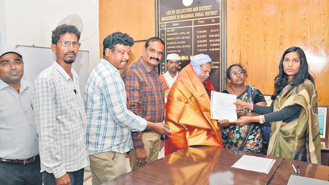 Dalithbandhu |  ‘బలగం’ మొగిలయ్యకు దళితబంధు