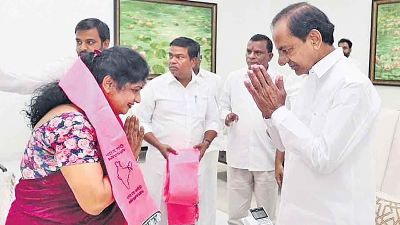 మహారాష్ట్రలో బీఆర్‌ఎస్‌ దౌడ్‌