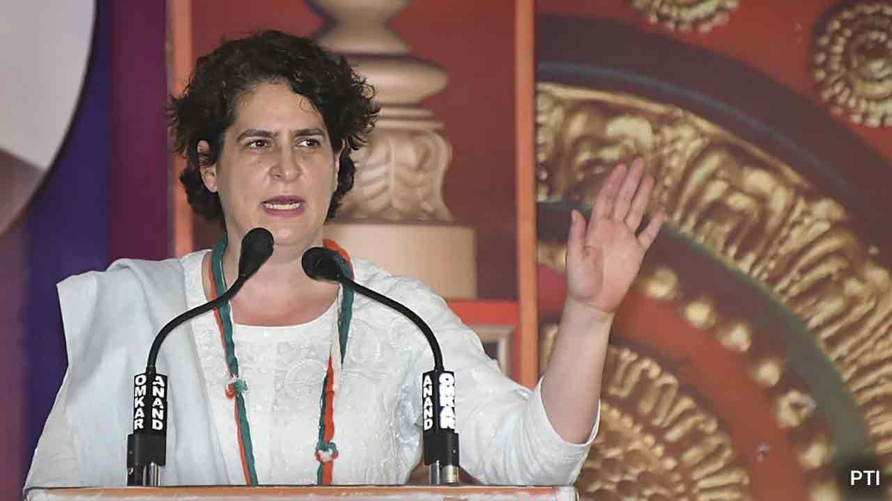 కర్ణాటకలో బీజేపీ లక్షన్నర కోట్ల దోపిడీ: ప్రియాంక